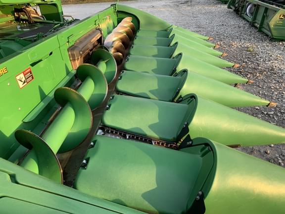 Image of John Deere 608C equipment image 3