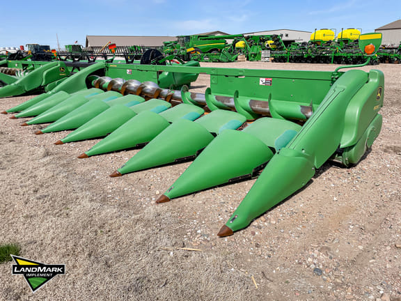 Main image John Deere 608C