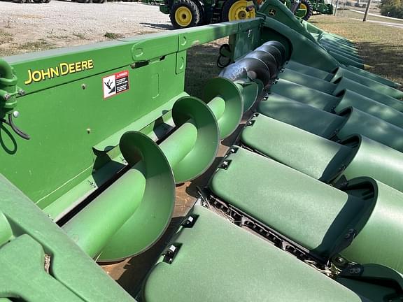 Image of John Deere 608C equipment image 3