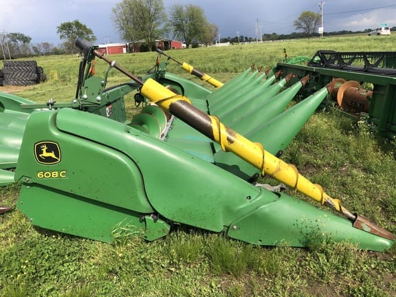 2012 John Deere 608C Equipment Image0