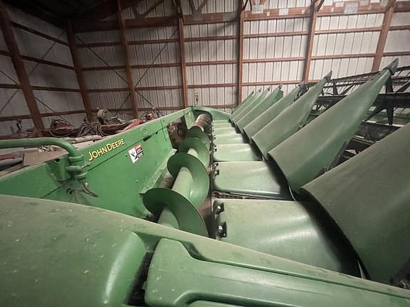 Image of John Deere 608C equipment image 3