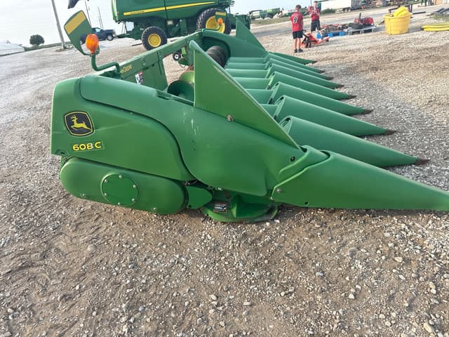 Image of John Deere 608C equipment image 4