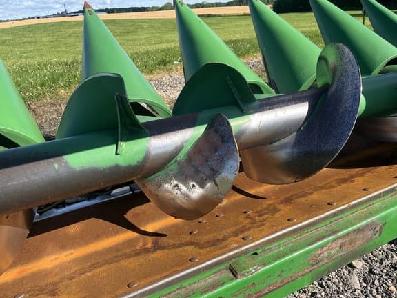 Image of John Deere 608C equipment image 4