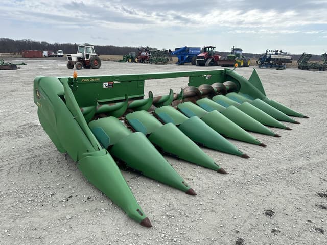 Image of John Deere 608C equipment image 2