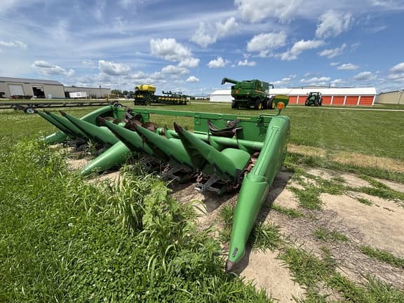 Image of John Deere 608C equipment image 1