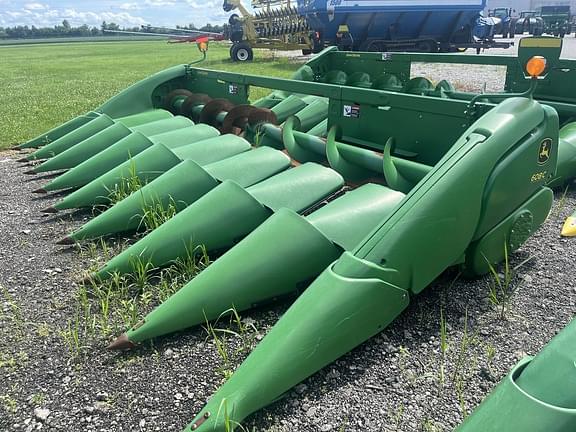Image of John Deere 608C equipment image 4