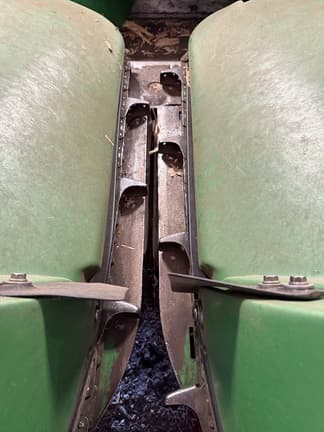 Image of John Deere 608C equipment image 3