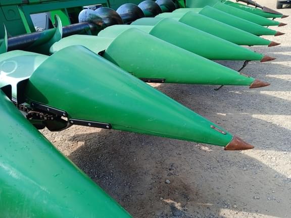 Image of John Deere 608C equipment image 4