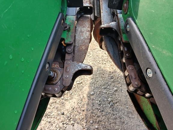 Image of John Deere 608C equipment image 3