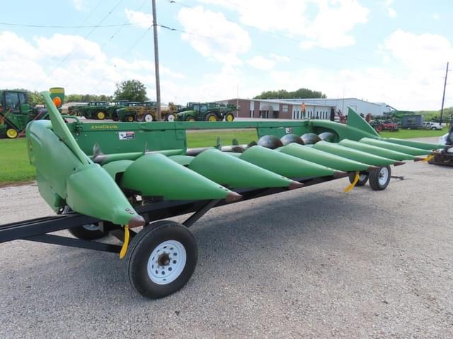 Image of John Deere 608C equipment image 2