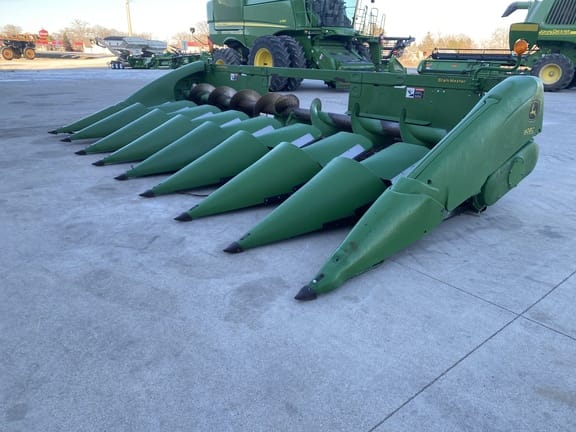 2012 John Deere 608C Equipment Image0