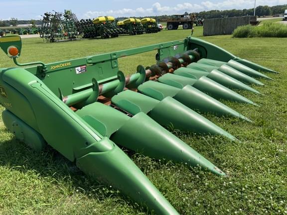 Image of John Deere 608C equipment image 3