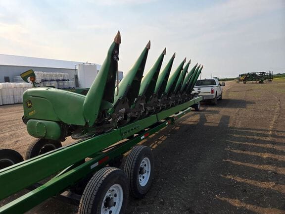 2012 John Deere 608C Equipment Image0