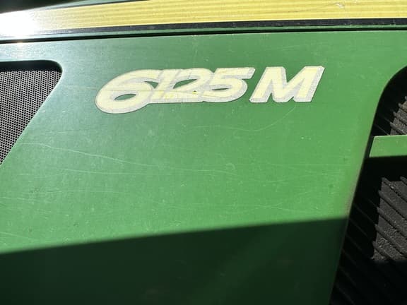 Image of John Deere 6125M equipment image 1