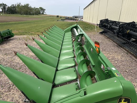 Image of John Deere 612C equipment image 4