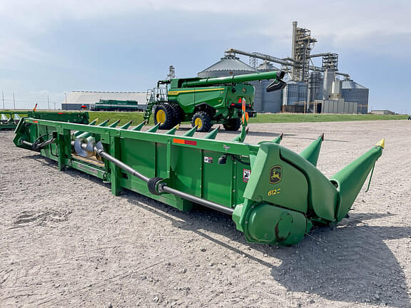 Image of John Deere 612C equipment image 4