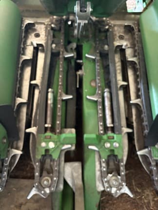 Image of John Deere 612C equipment image 2