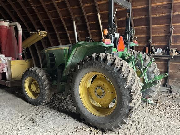 Image of John Deere 6130D equipment image 1