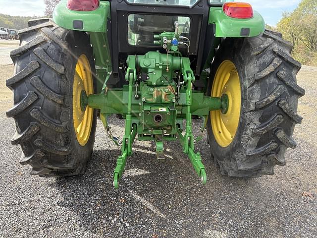 Image of John Deere 6130D equipment image 4