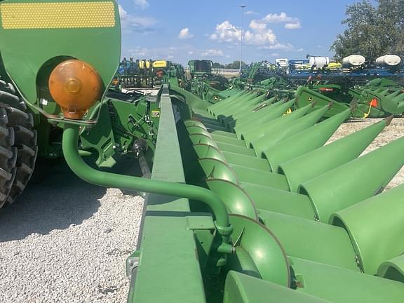Image of John Deere 616C Primary image