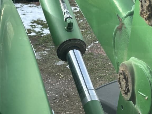 Image of John Deere 6170R equipment image 4