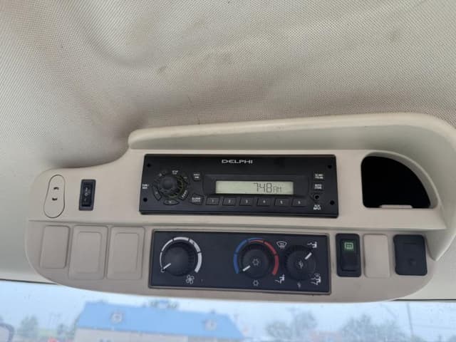 Image of John Deere 6170R equipment image 2