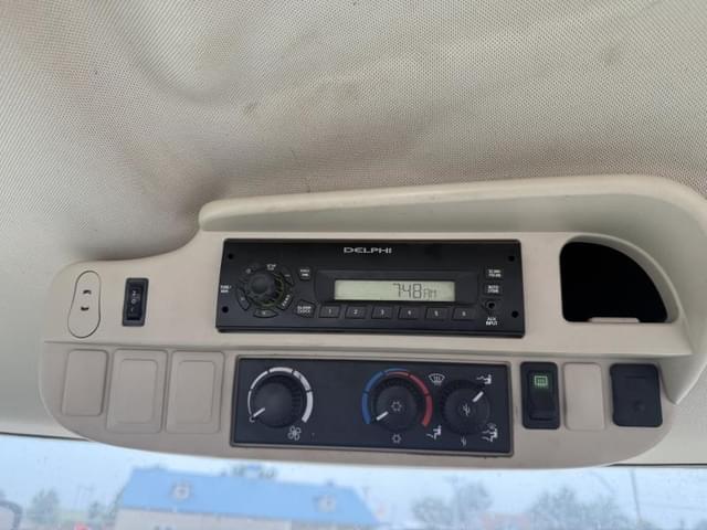 Image of John Deere 6170R equipment image 2