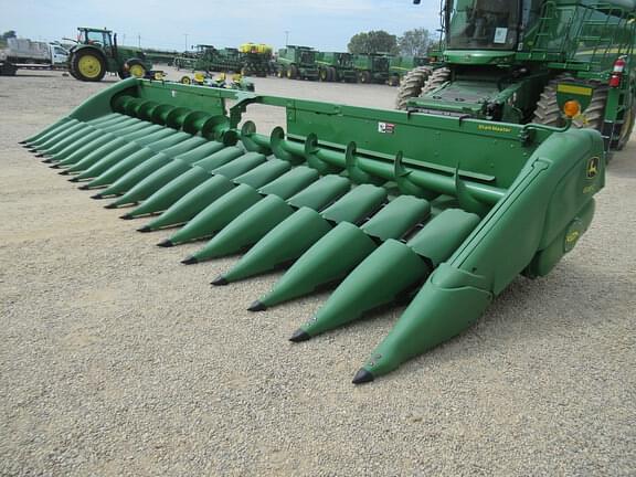 Image of John Deere 618C equipment image 4