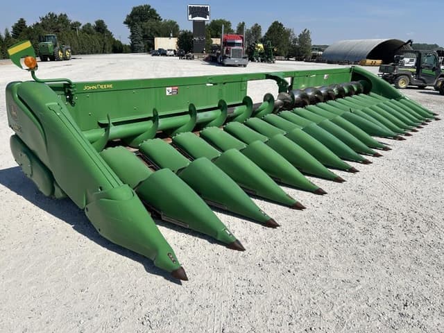 Image of John Deere 618C equipment image 2