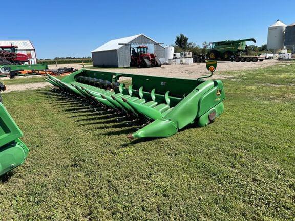 Image of John Deere 618C Primary image