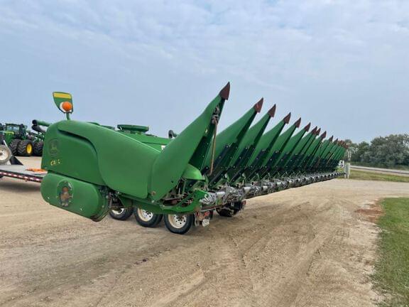 Image of John Deere 618C equipment image 3
