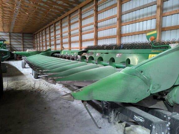 Image of John Deere 618C equipment image 1