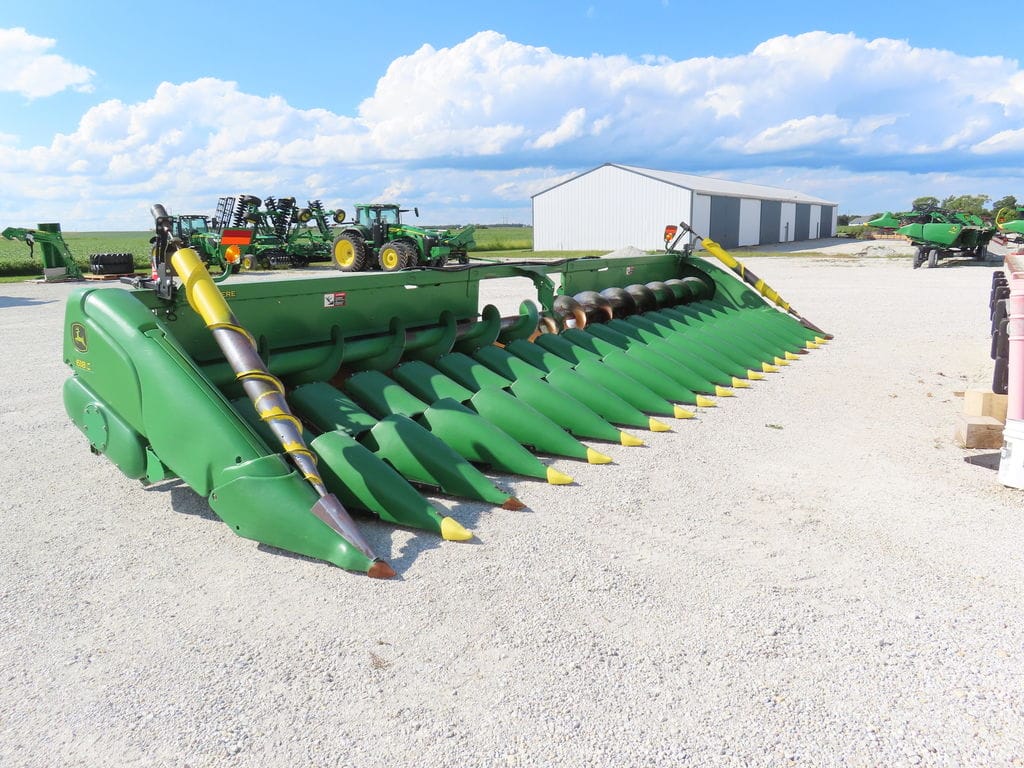 2012 John Deere 618C Equipment Image0