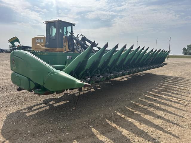 Image of John Deere 618C equipment image 4