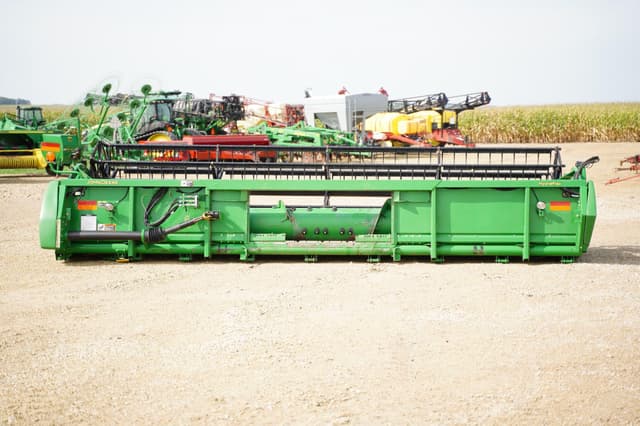 Image of John Deere 620F equipment image 3
