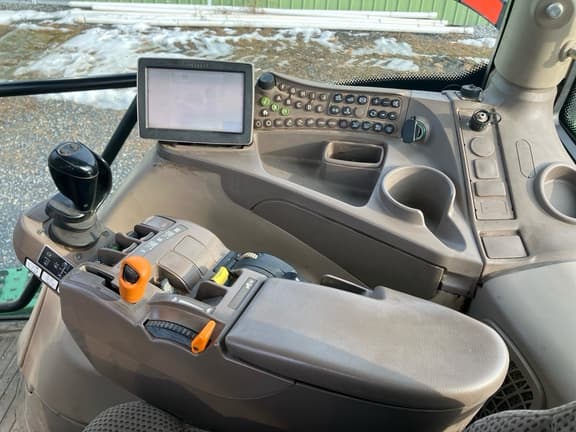 Image of John Deere 6210R equipment image 4