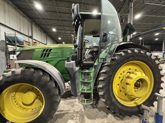 Image of John Deere 6210R equipment image 2