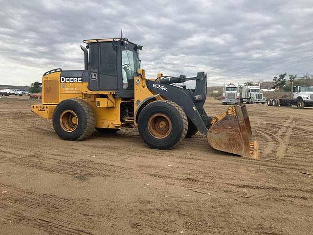 Image of John Deere 624K equipment image 2