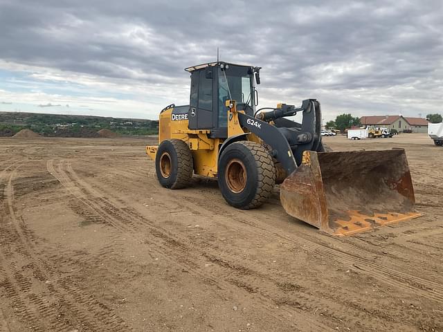 Image of John Deere 624K equipment image 1