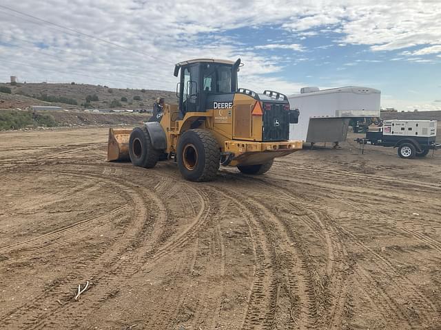 Image of John Deere 624K equipment image 4
