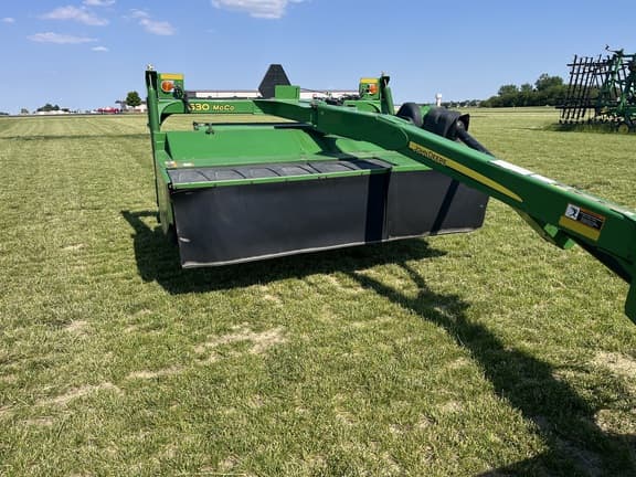 Image of John Deere 630 equipment image 1