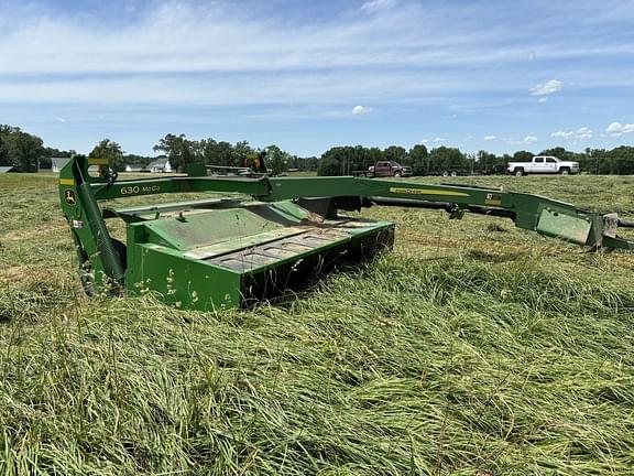 Image of John Deere 630 equipment image 2