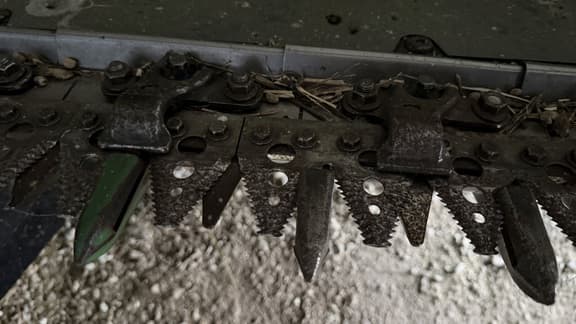 Image of John Deere 630F equipment image 4