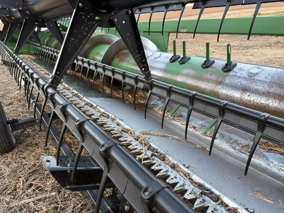 Image of John Deere 630F equipment image 4