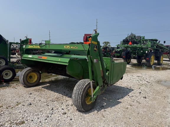 2012 John Deere 635 Equipment Image0