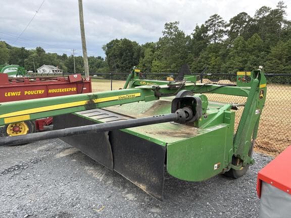 Image of John Deere 635 equipment image 1