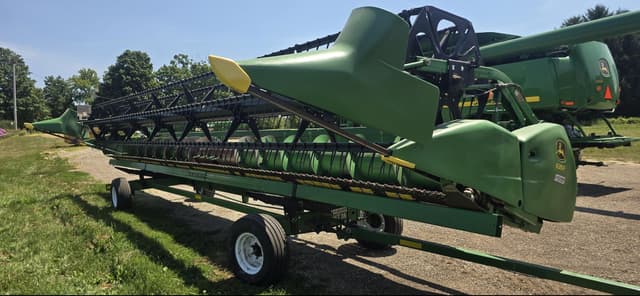 Image of John Deere 635F equipment image 1