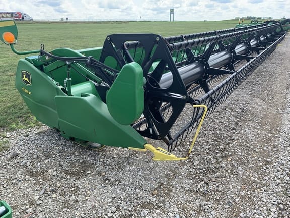 Main image John Deere 635F