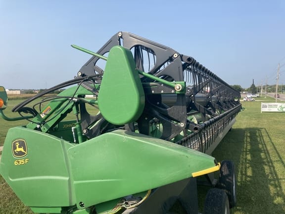 Main image John Deere 635F
