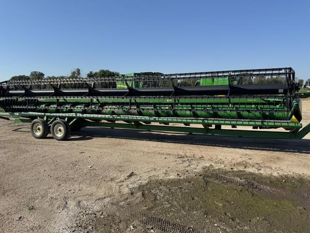Image of John Deere 635F equipment image 2